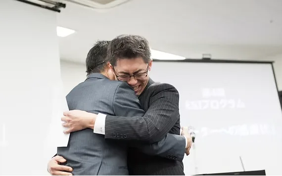 チームで学ぶ受講生たち